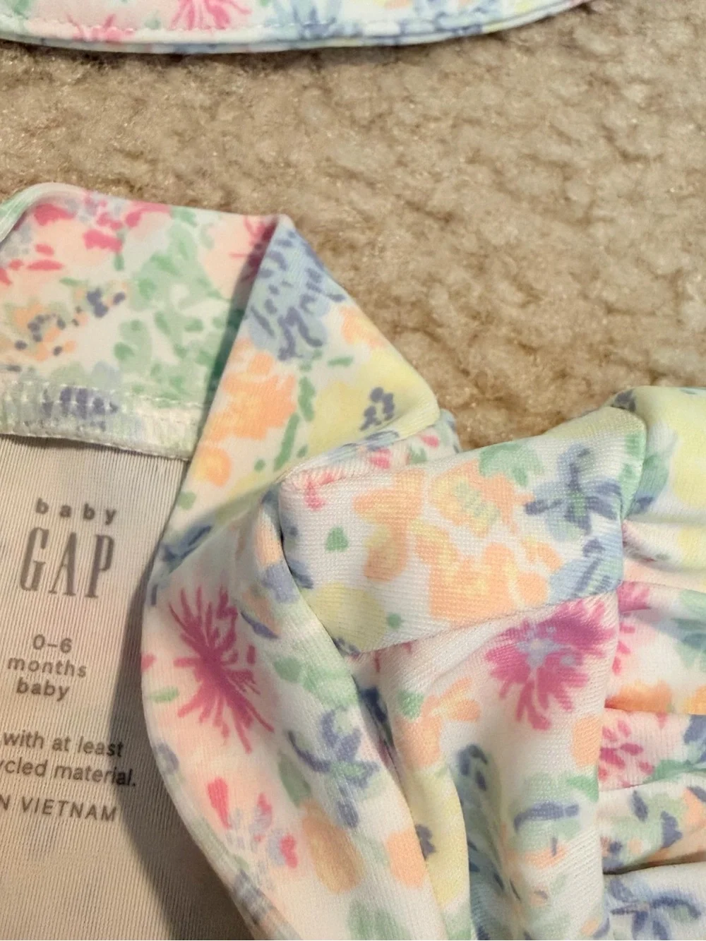 Baby GAP Floral Rash Guard Swim Set & Sun Hat 0-6M Like New - Picture 5 of 9
